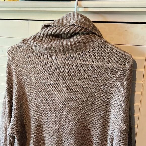 Bar III Cowl Neck sweater - Picture 4 of 4